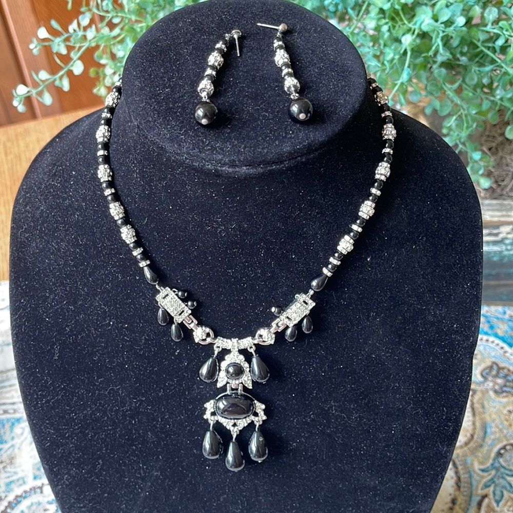 Goth Glam Black Teardrop Bead Necklace & Earrings Set Rhinestone Silver Tone
